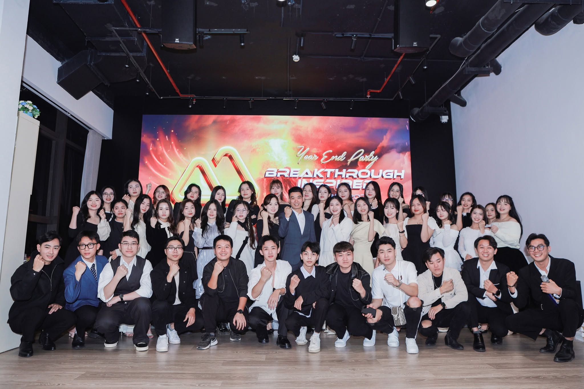 Đội ngũ Betacom tại sự kiện Year End Party Breakthrough Together